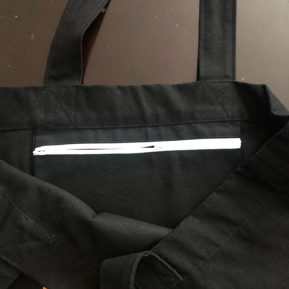 NEW ModCloth Halloween tote SALE trick-or-treat π§‘πΊππ¦ββ¬π€π»π§πΌββοΈπ #halloween - Picture 4 of 5